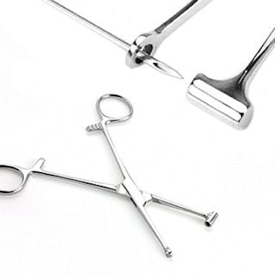 Forceps cu tub gol pentru piercing de tragus