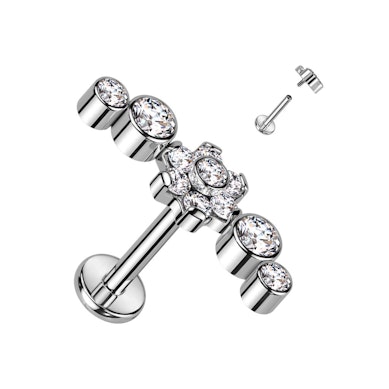 Labret din titan decorat cu o floare frumoasă