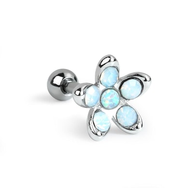 Cercel de ureche cu floare din opalite și piatră de opal în mijloc
