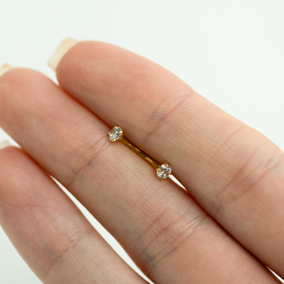 Barbell curbată cu filet interior și piatră rotundă