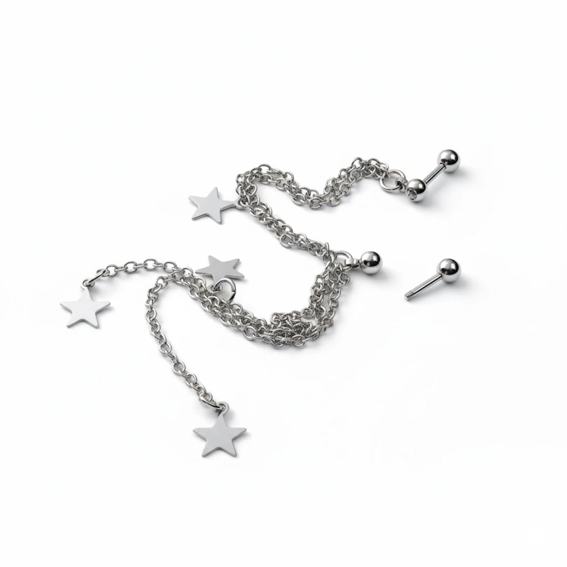 Cercel de tragus și helix cu steluțe și lănțișor