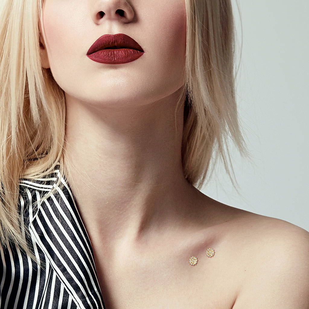 Dermal din aur de 14k cu floare bătută în pietricele