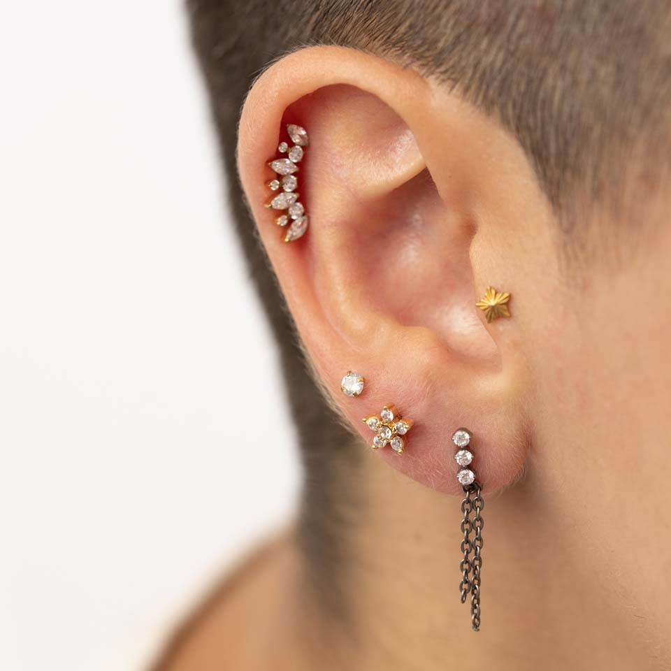 Labret cu floare din pietre și filet intern