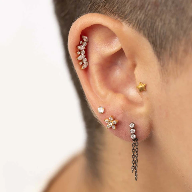 Labret cu floare din pietre și filet intern