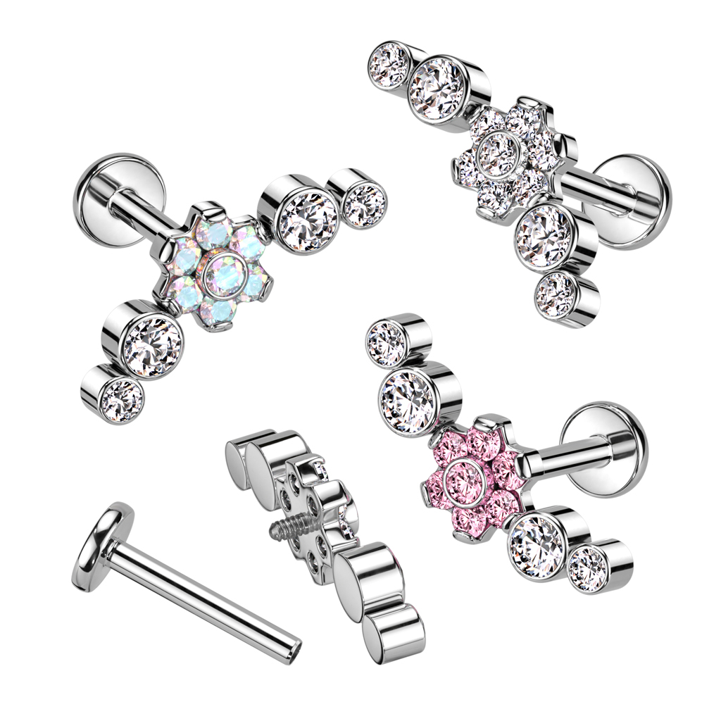 Labret din titan decorat cu o floare frumoasă