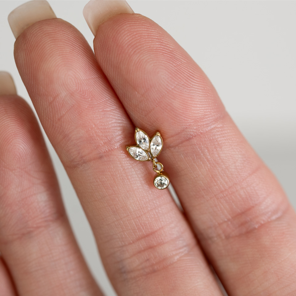 Labret din titan cu model floare de lotus și pandant cu piatră