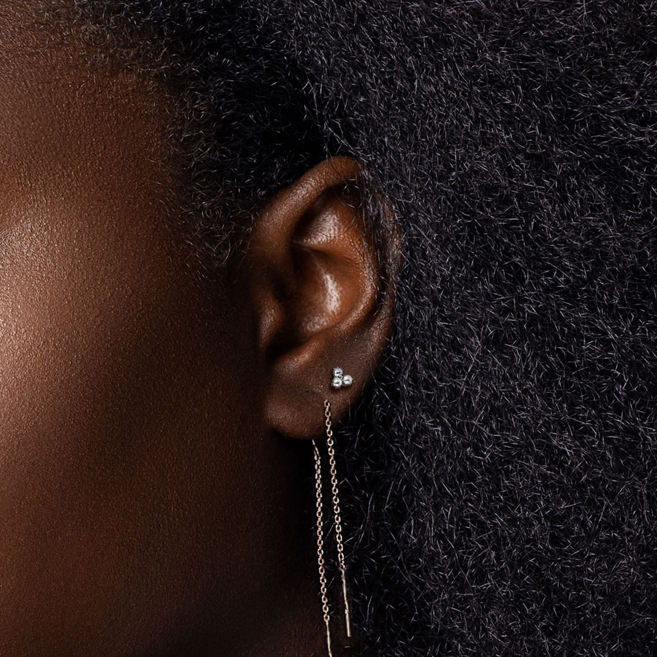 Labret delicat cu trio din perle sintetice