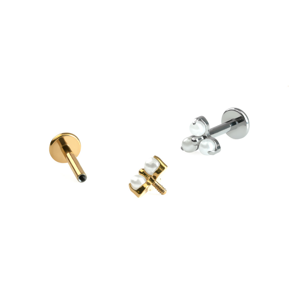 Labret delicat din titan cu trio de perle