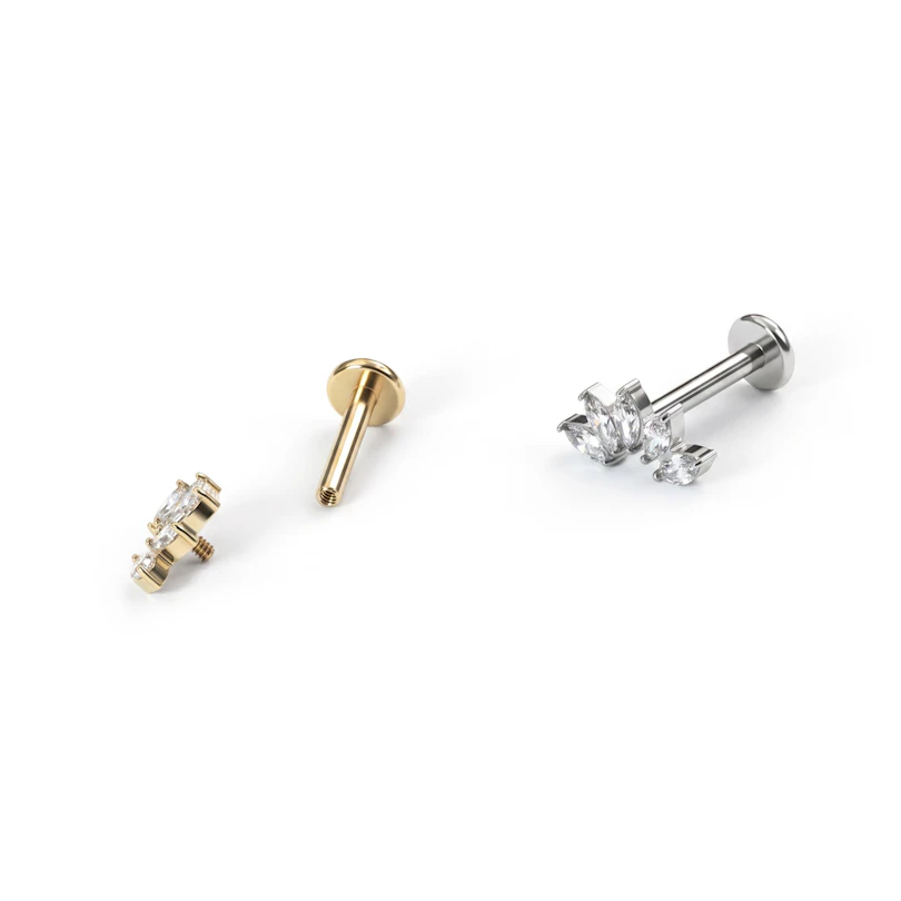 Labret curbat din titan cu 5 pietre
