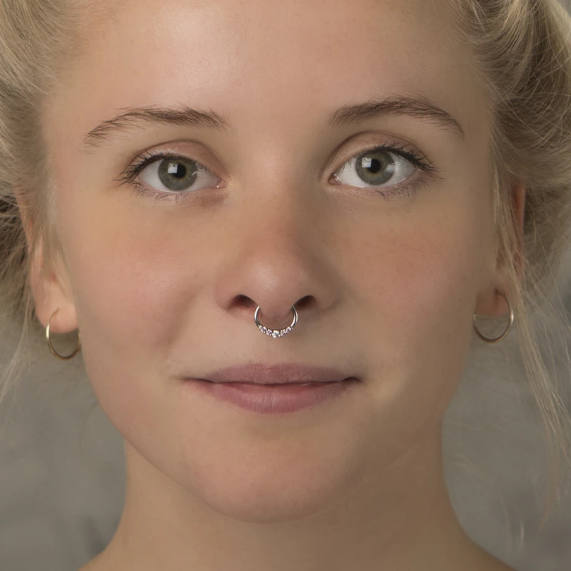 Clicker de septum cu cinci pietre