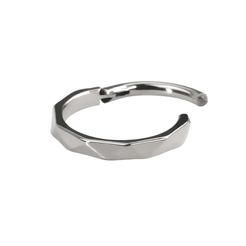 Cercel de nară din titan cu model diamant
