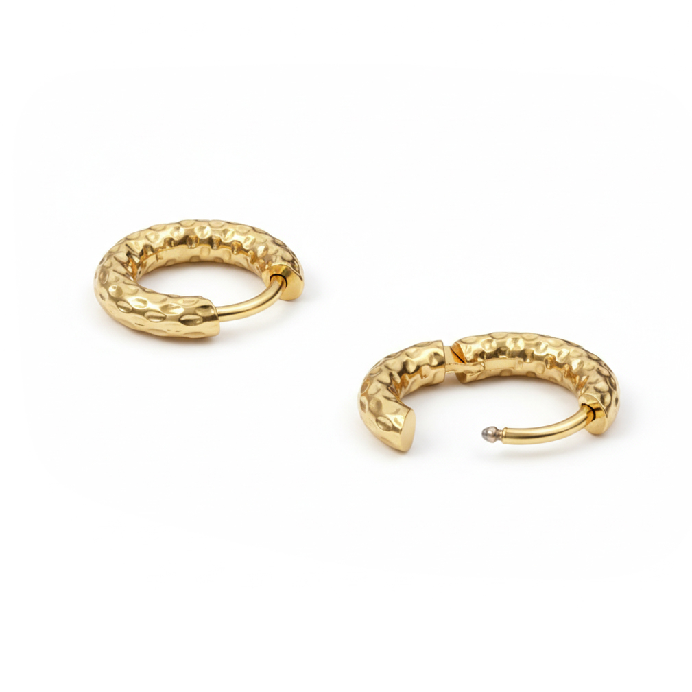 Pereche de cercei huggie rotunzi ciocăniți