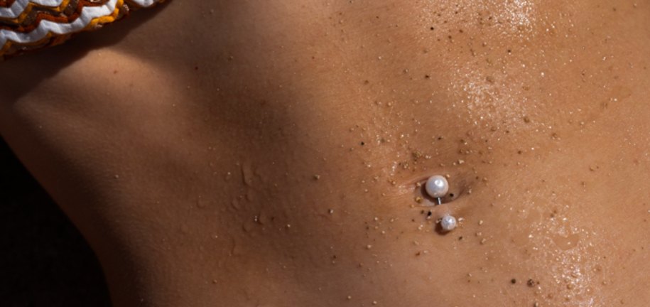 Ghid purtare bijuterii piercing plajă